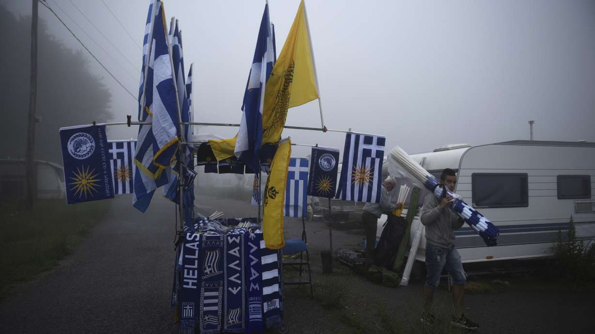 Border lake backdrops sealing of Greece, Macedonia name deal