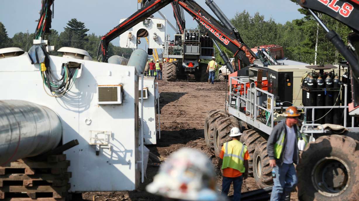 Minnesota regulators near decision on disputed oil pipeline