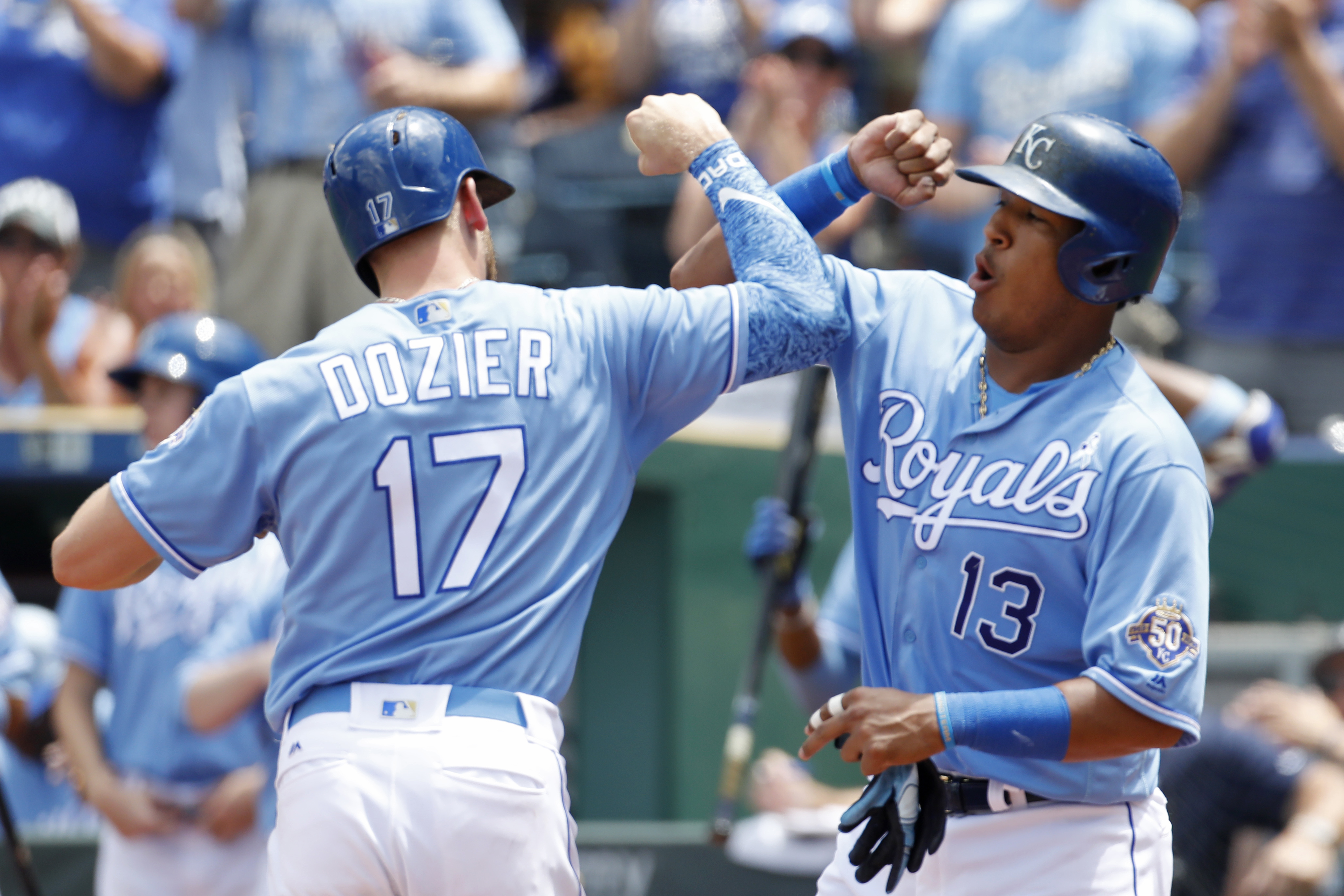 Astros win 11th straight and finish 10-0 trip, beat KC 7-4