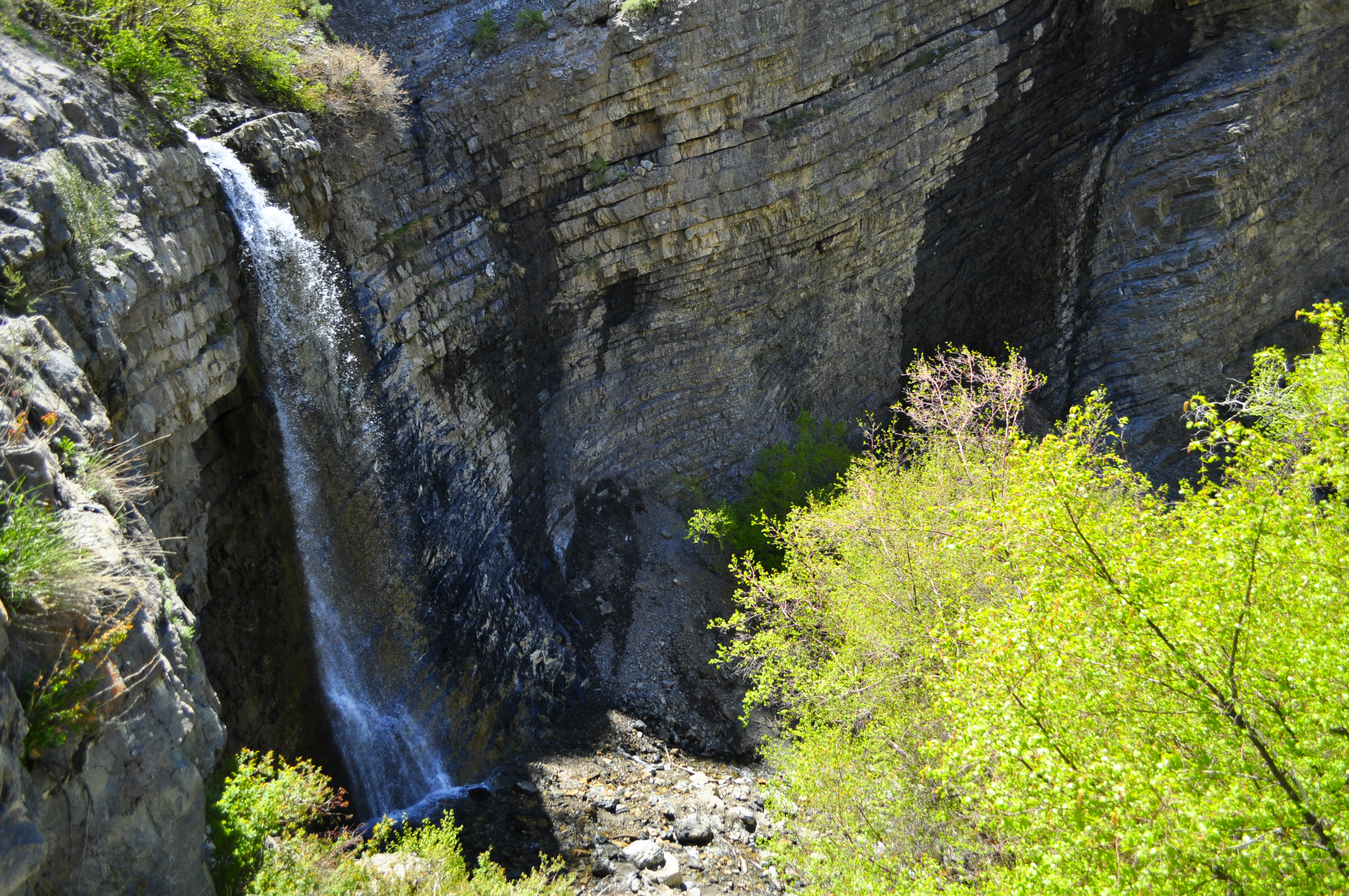 Looking down at Battle Creek Falls. (Photo: Adam Provance, www.yourhikeguide.com)