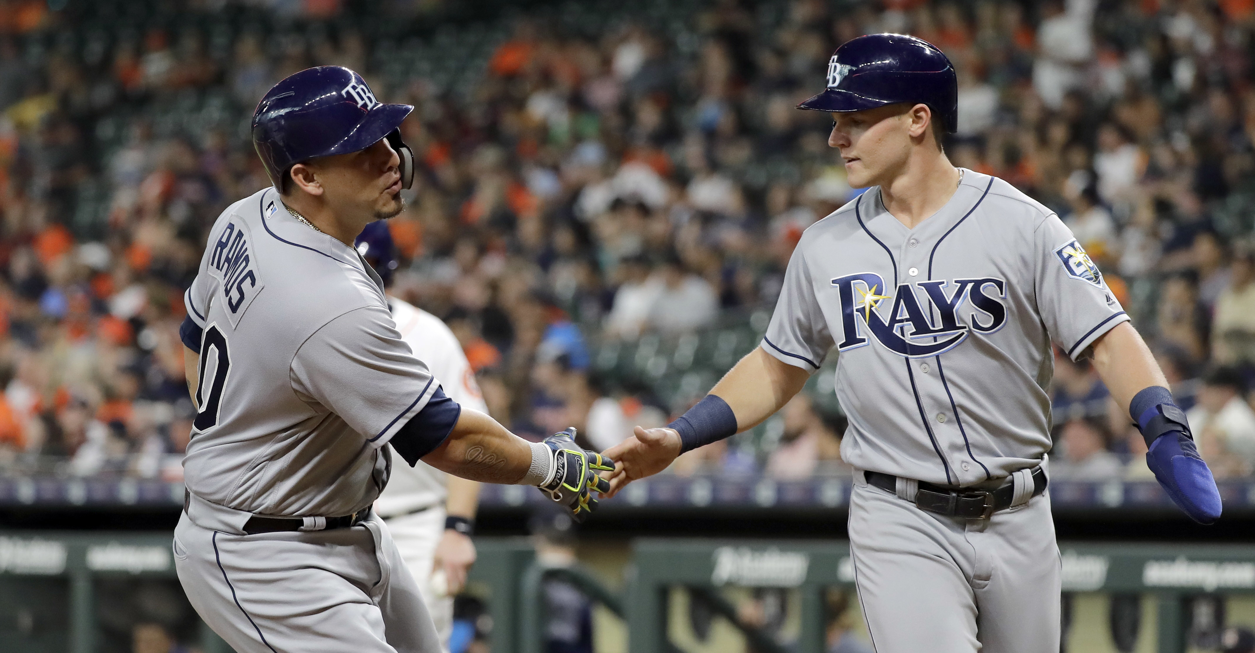 Bregman's game-ending 2B lifts Astros to 12th straight win