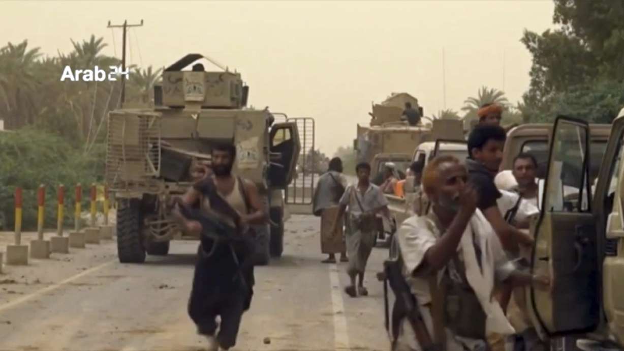 Yemeni officials say fighting rages around Hodeida airport