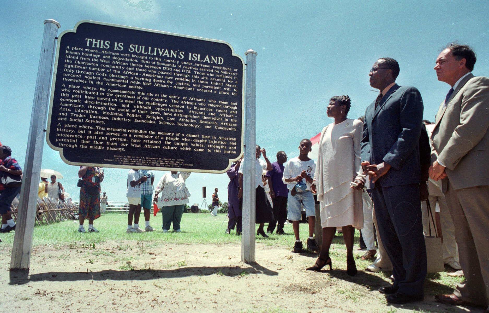 City where many slaves entered US to apologize for slavery
