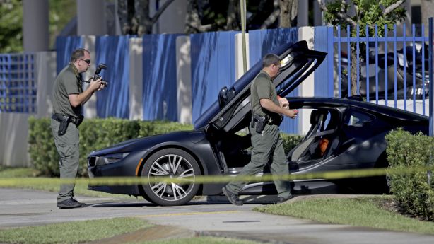 The Latest Fans Gather At Site Of Xxxtentacion S Slaying Ksl Com