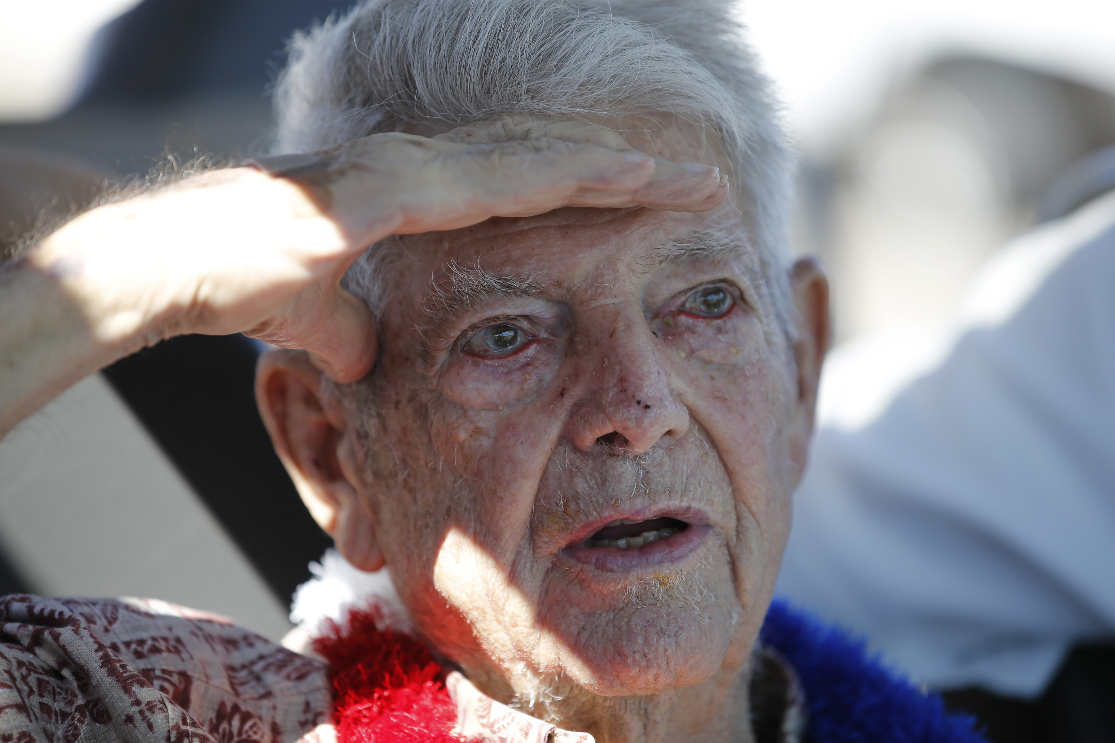 Pearl Harbor survivor says goodbye before leaving Hawaii