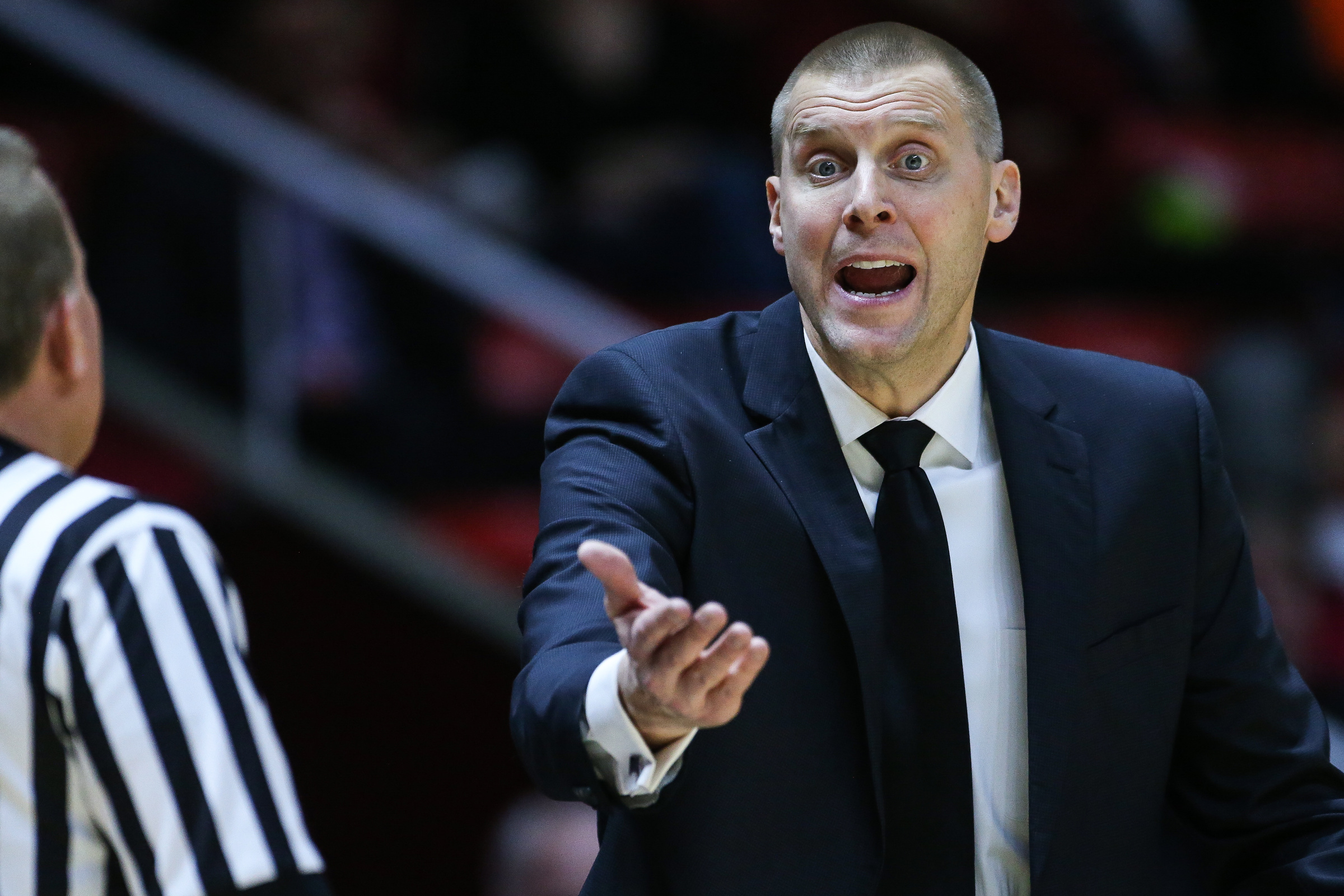 $500K for a national title? A look at UVU hoops coach Mark Pope's new contract