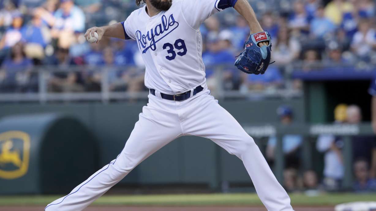 Rangers extend winning streak to 4, beat Royals 4-1