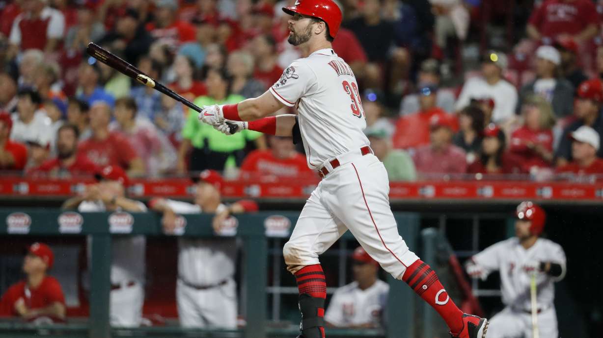 Winker's grand slam rallies Reds past Cubs 6-2
