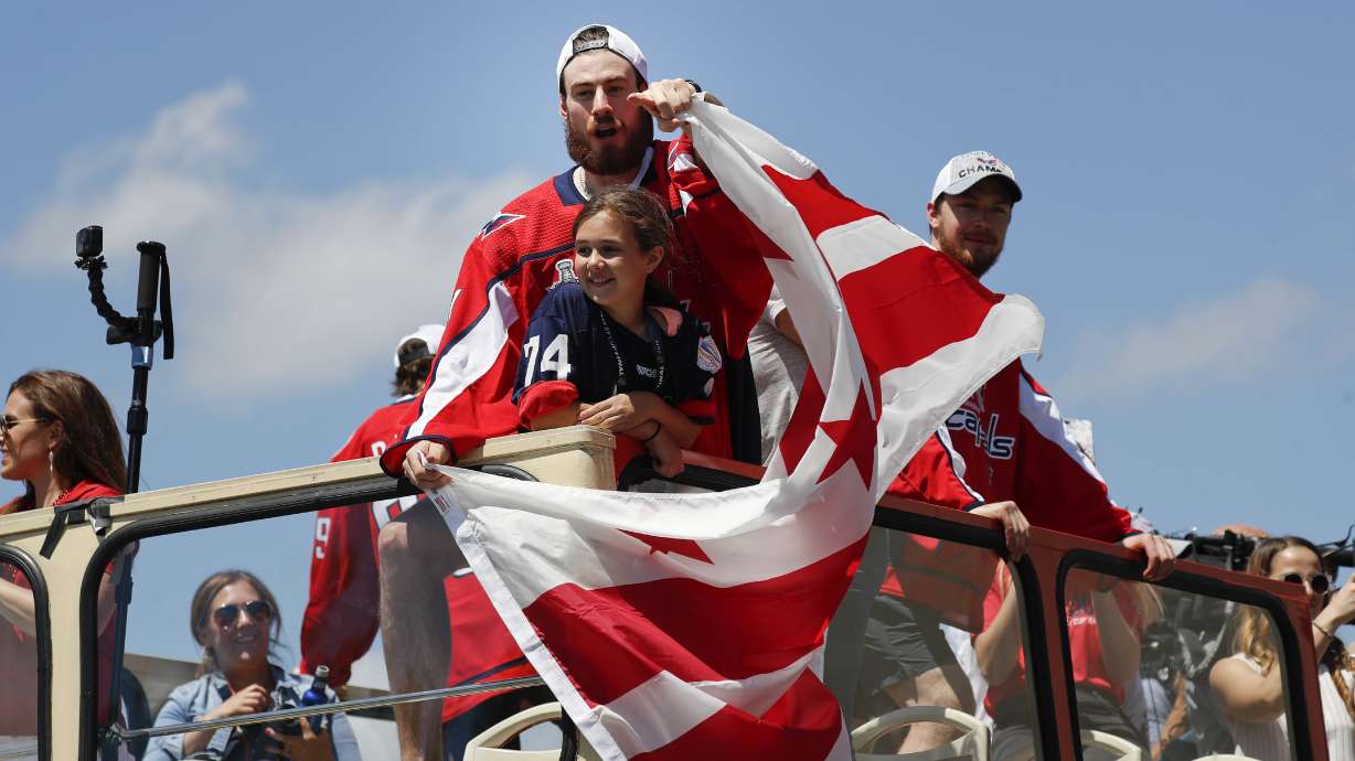 Capitals trade Orpik, Grubauer to Avalanche