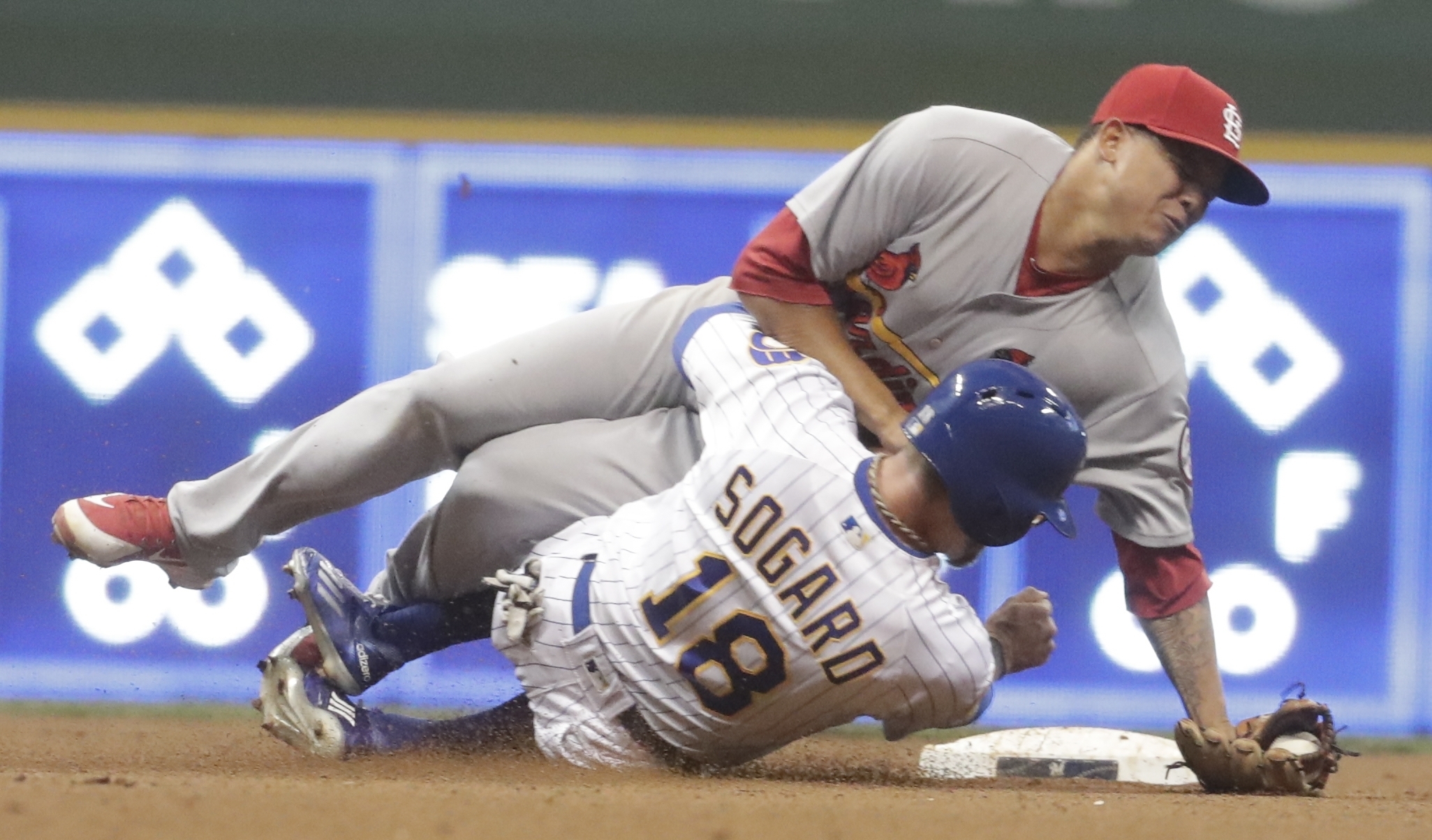 Aguilar connects in 9th for 2nd HR, Brewers beat Cards 2-1