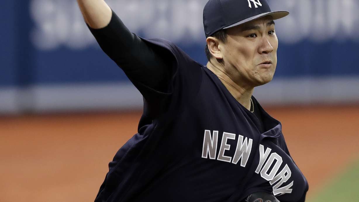Yankees' Tanaka throws 26 pitches in 1st bullpen session
