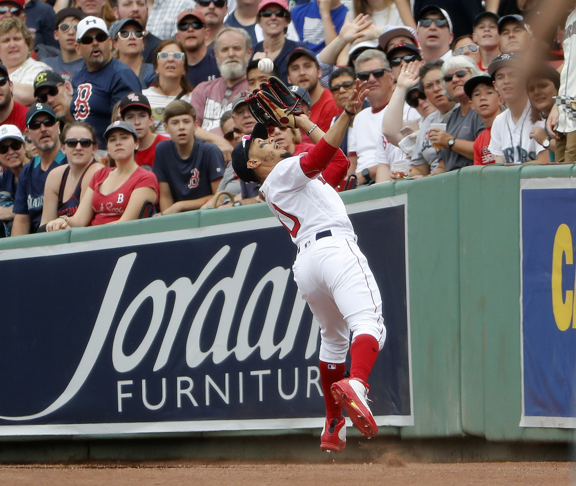 Sale strikes out 13 in 7 innings; Red Sox beat Mariners 5-0
