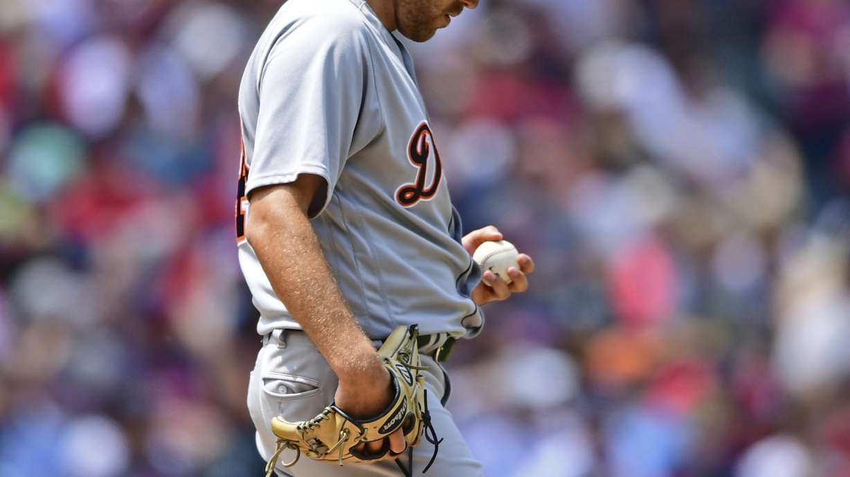 Encarnacion hits grand slam as Indians pound Tigers 12-2