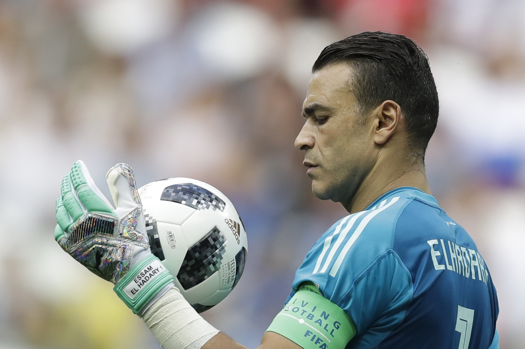 Egypt goalkeeper El Hadary becomes World Cup's oldest player