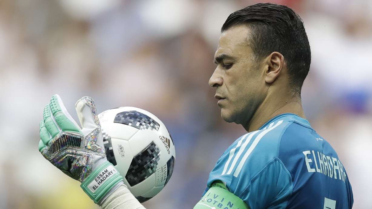 Egypt goalkeeper El Hadary becomes World Cup's oldest player