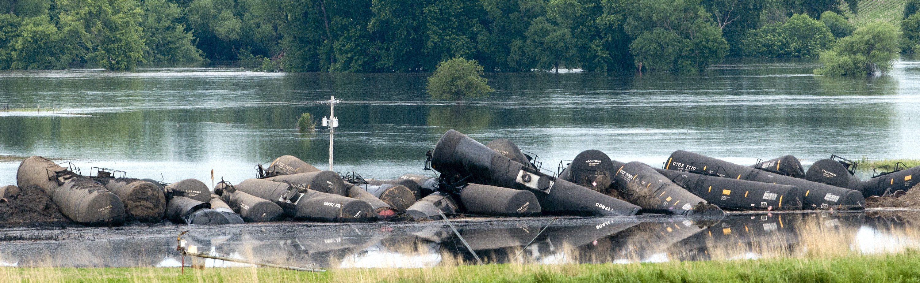 Oil spill not expected to disrupt water supplies downstream
