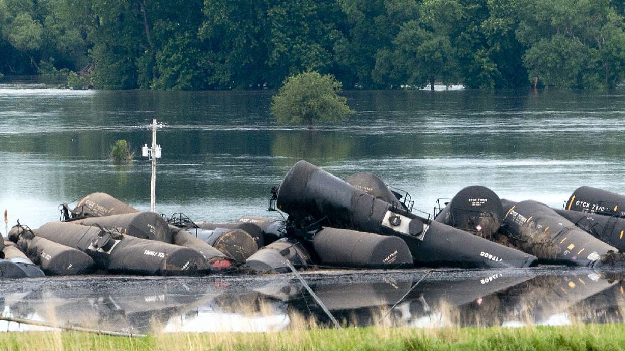 Oil spill not expected to disrupt water supplies downstream