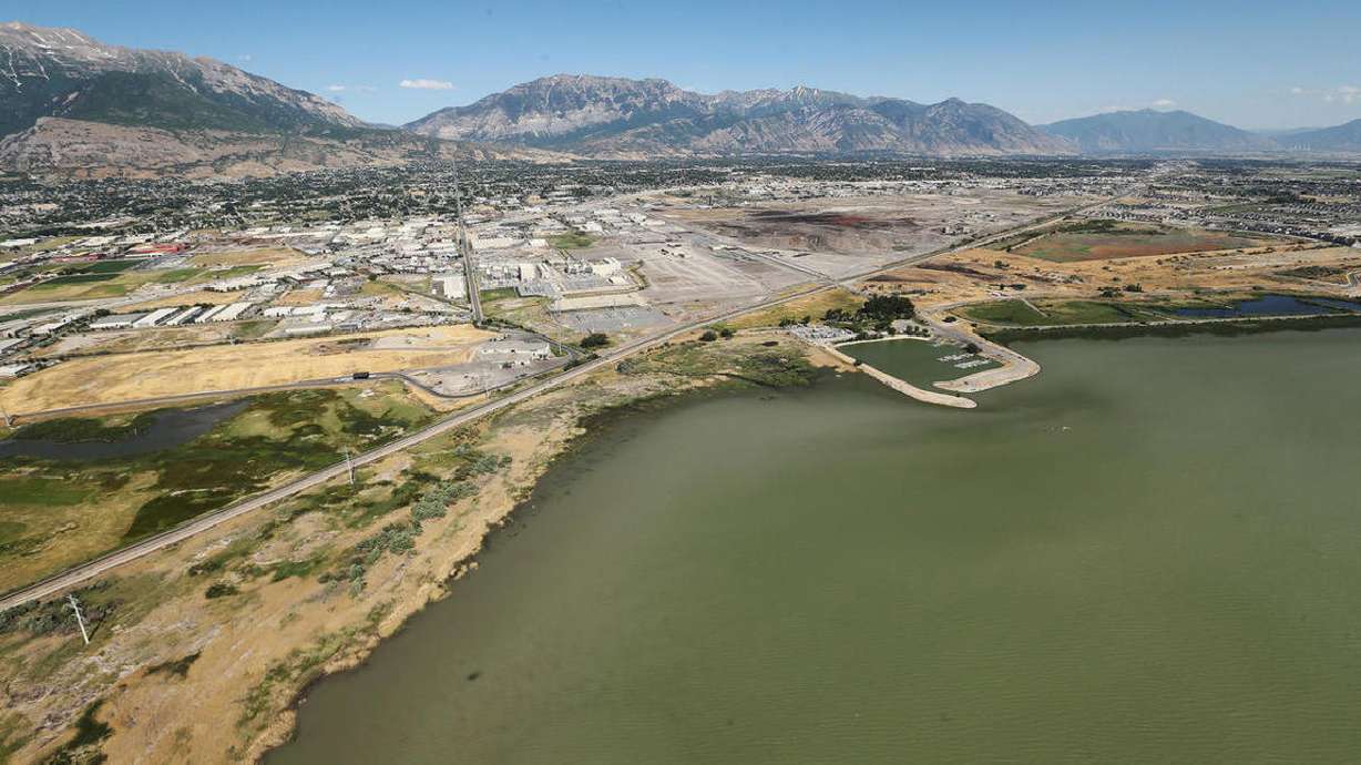 Duck hunters rescued on Utah Lake — but then their rescuer got stuck, too