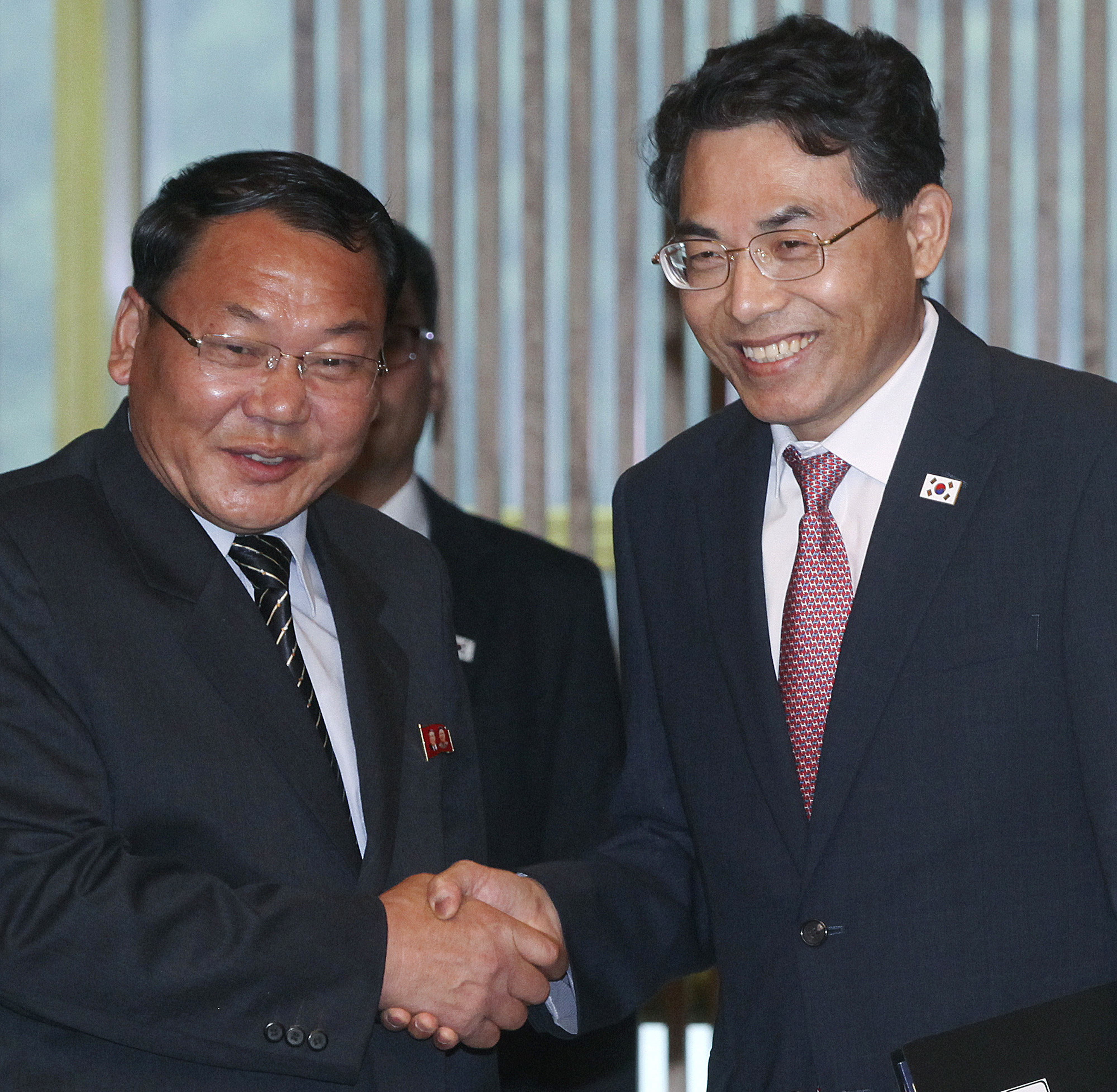 Koreas agree to improve North's railways, but work must wait