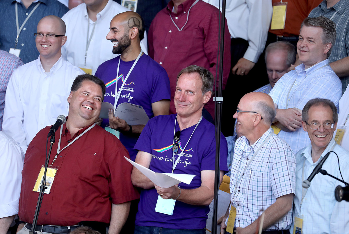 San Francisco Gay Men's Chorus performs with Mormon Tabernacle Choir