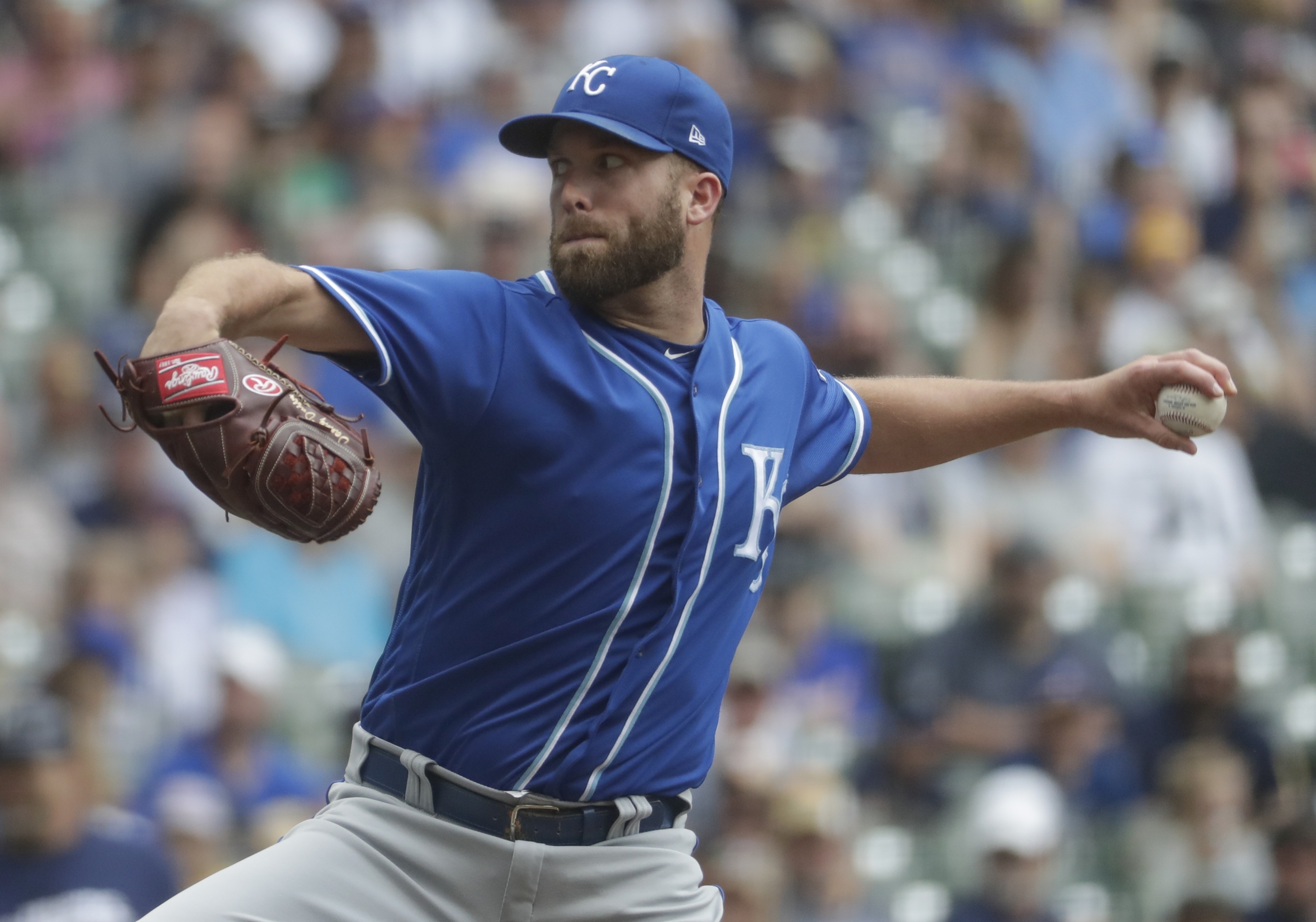 High five: Royals bust out bats to beat Brewers 5-4