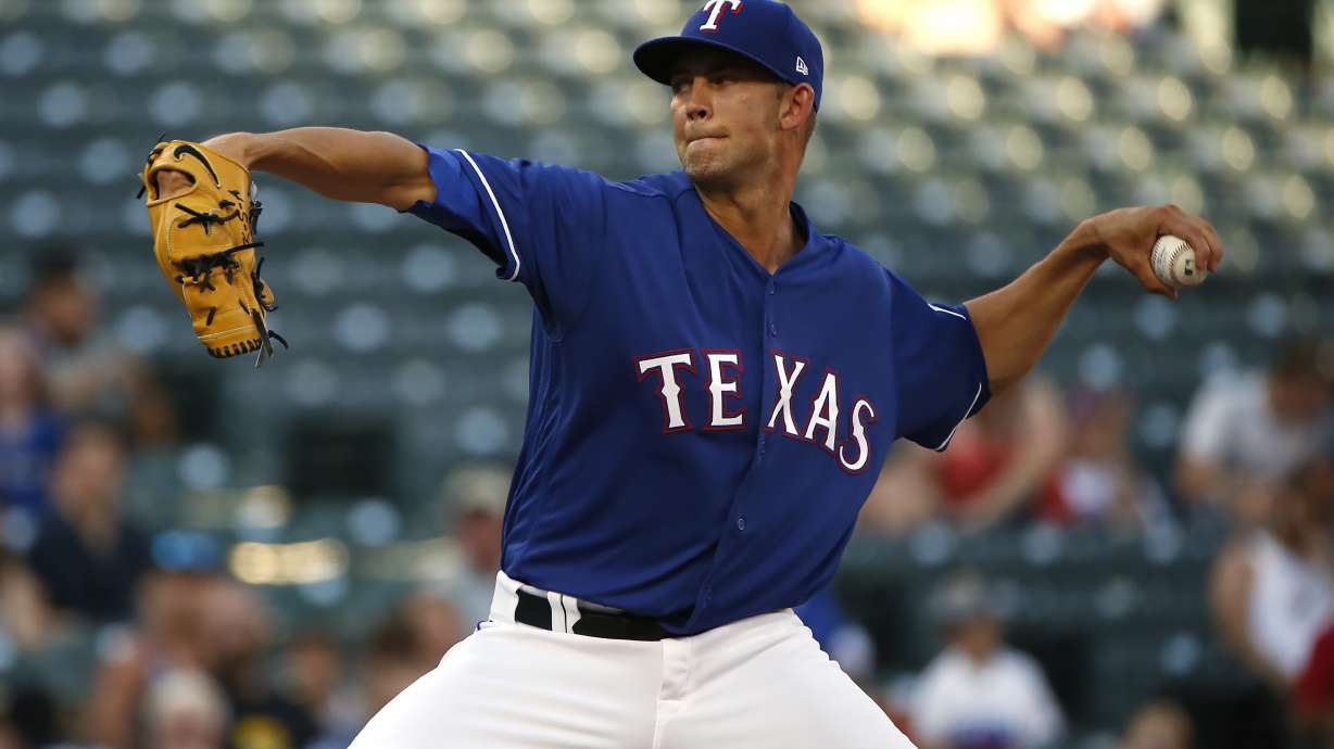 Hosmer ends Mike Minor's perfect game bid in 7th