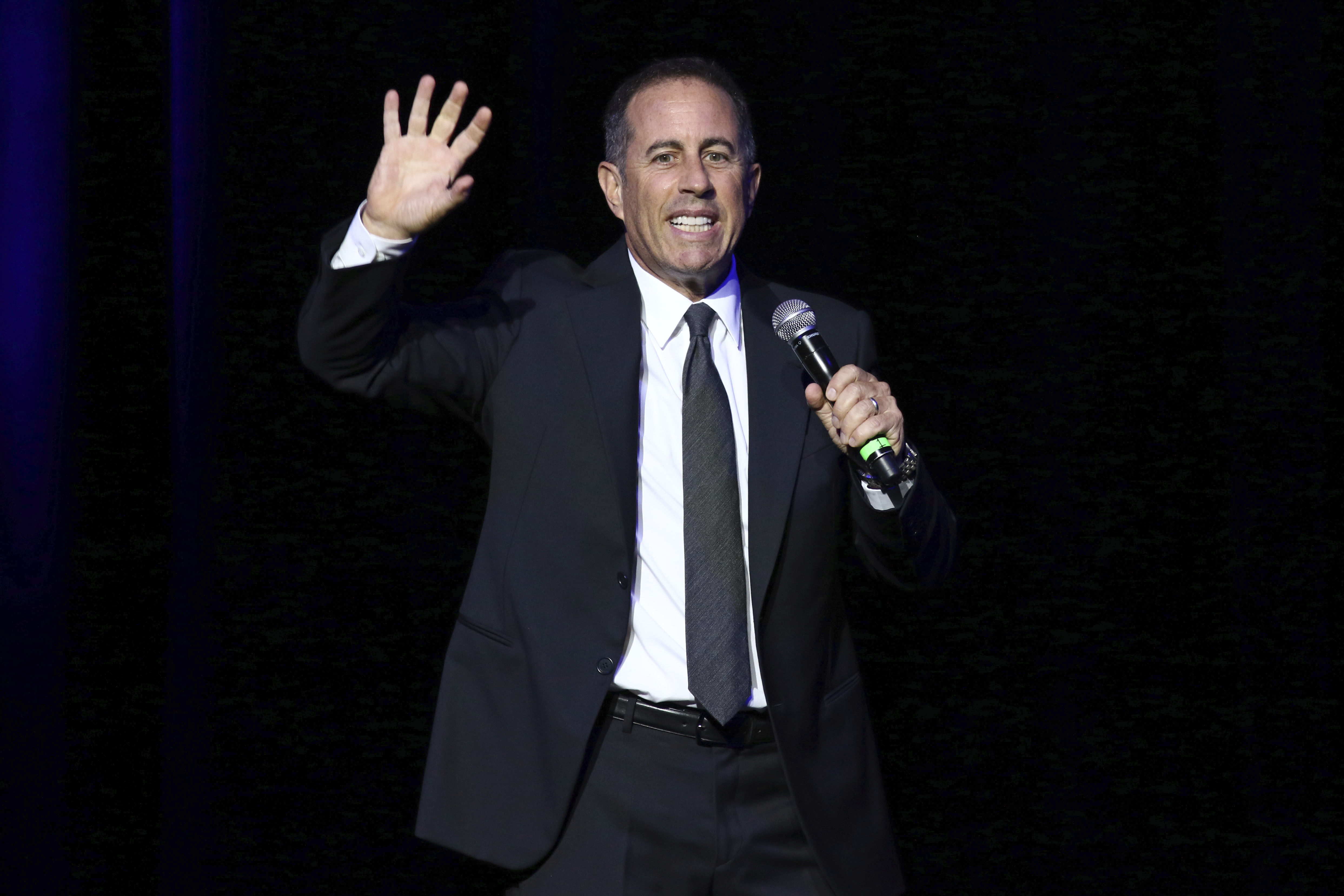 Seinfeld doesn't let lawsuit dampen 'Comedians in Cars' fun