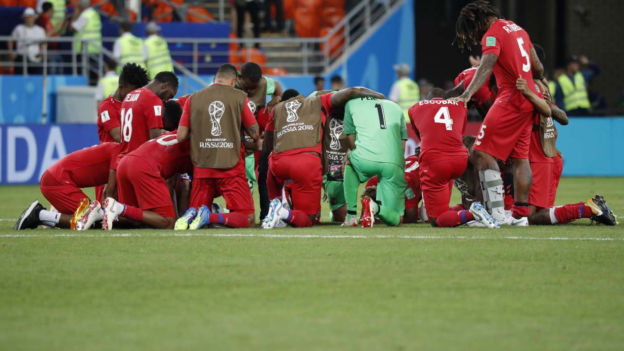 Panama coach gets mad after team called worst at World Cup