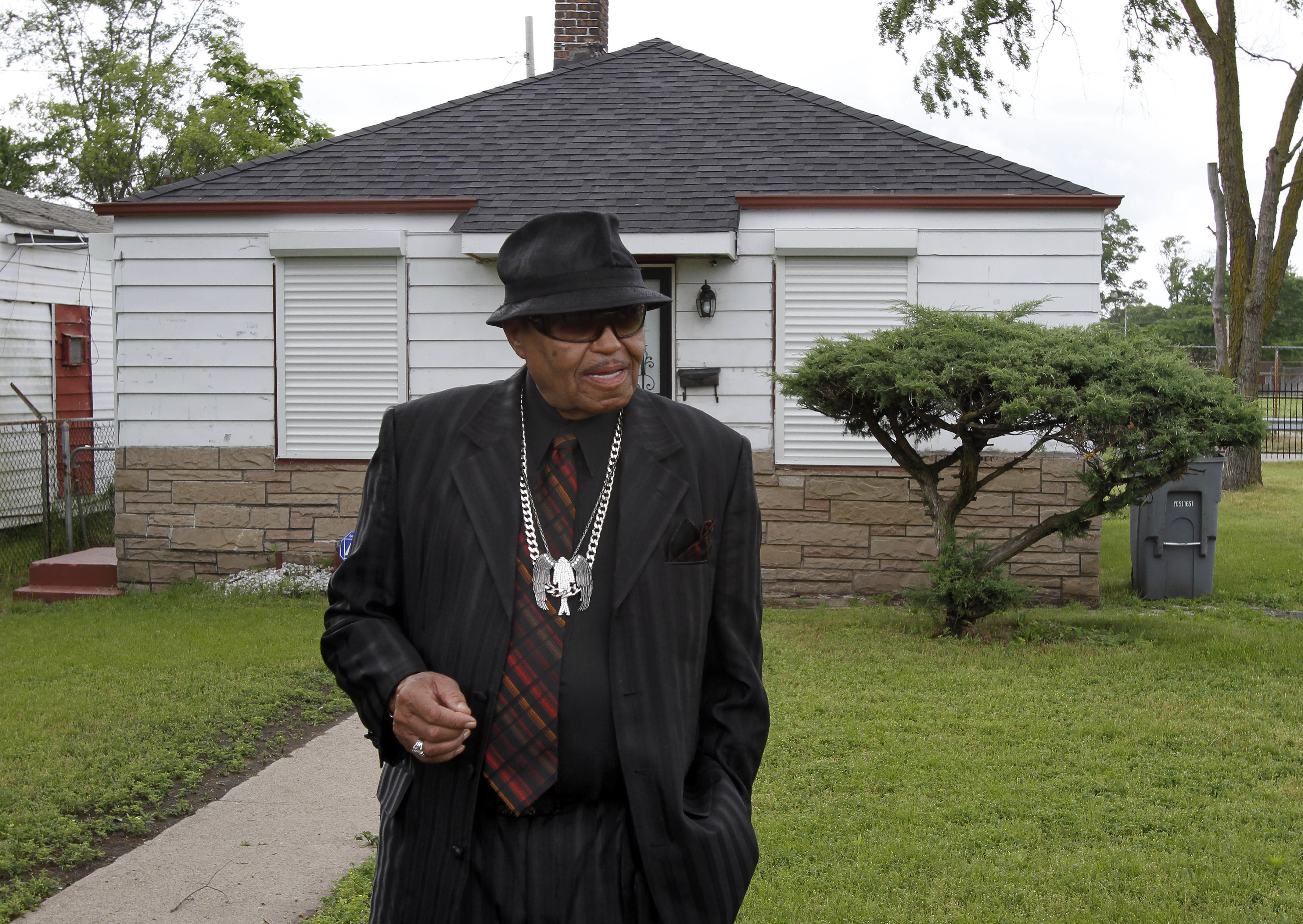 Jackson family thanks fans for support as patriarch grieved