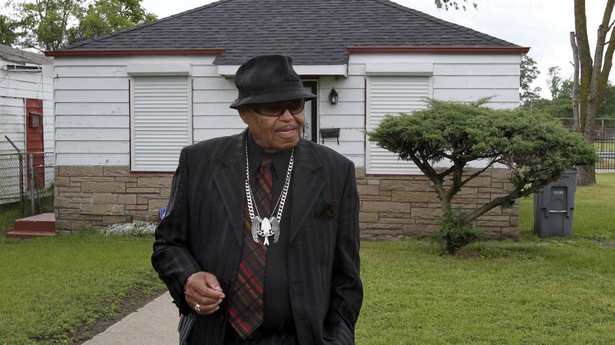 Jackson family thanks fans for support as patriarch grieved