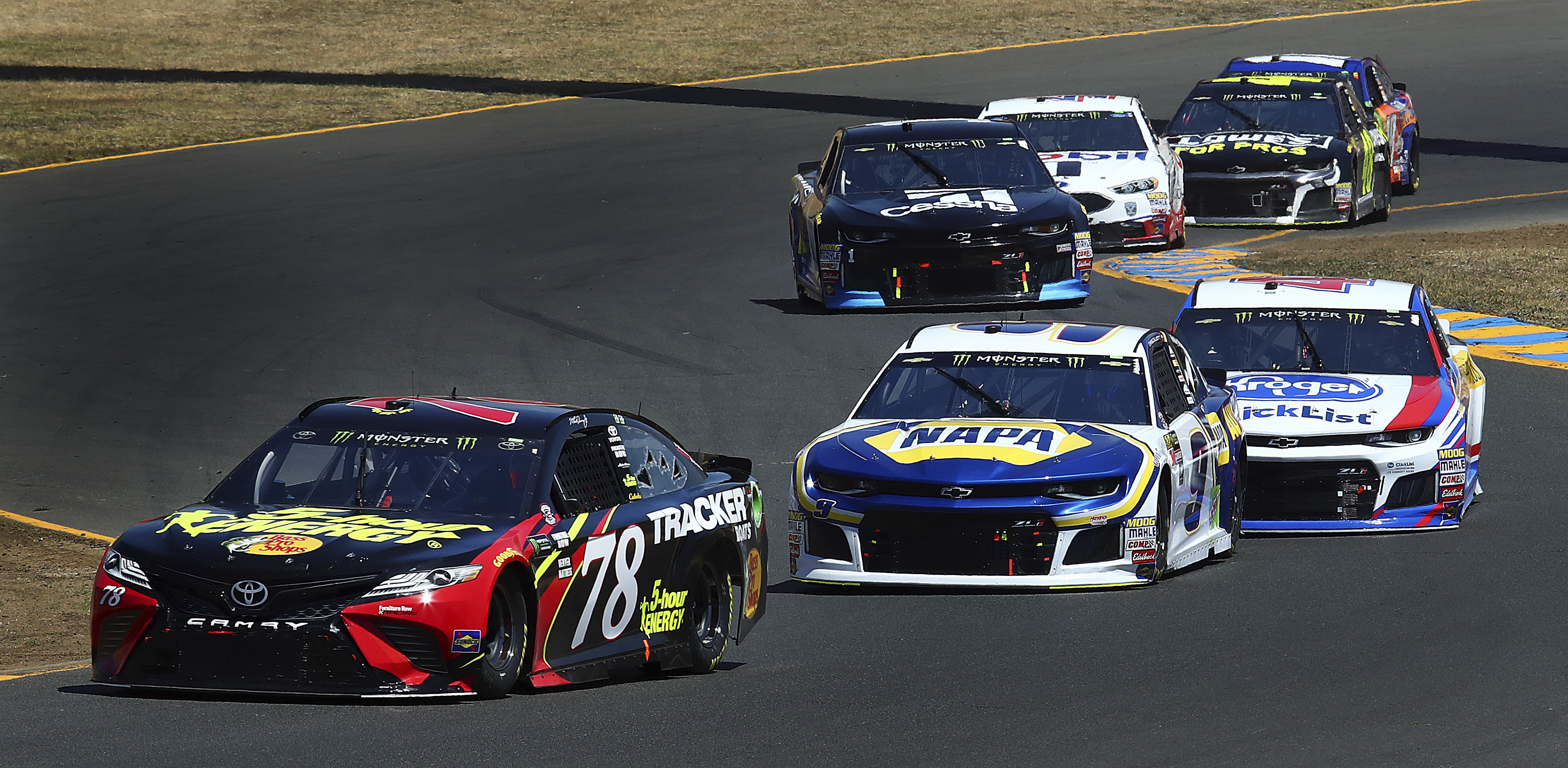 Martin Truex Jr. trying for 3rd straight win at Chicagoland