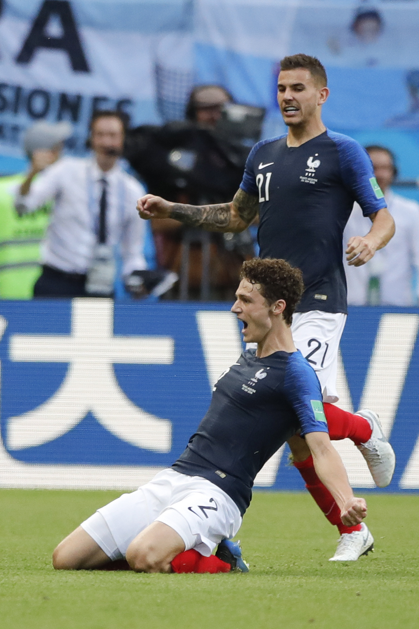Benjamin Pavard, like Lilian Thuram, scores at World Cup