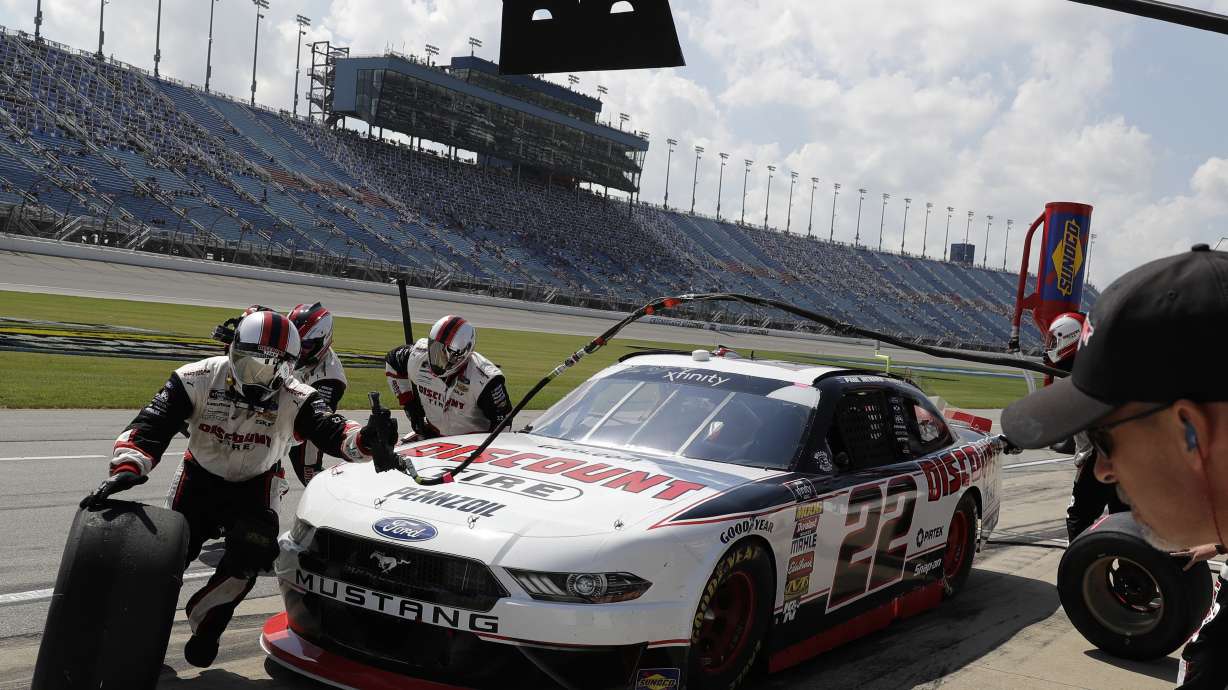 Paul Menard wins pole for NASCAR Cup Series race