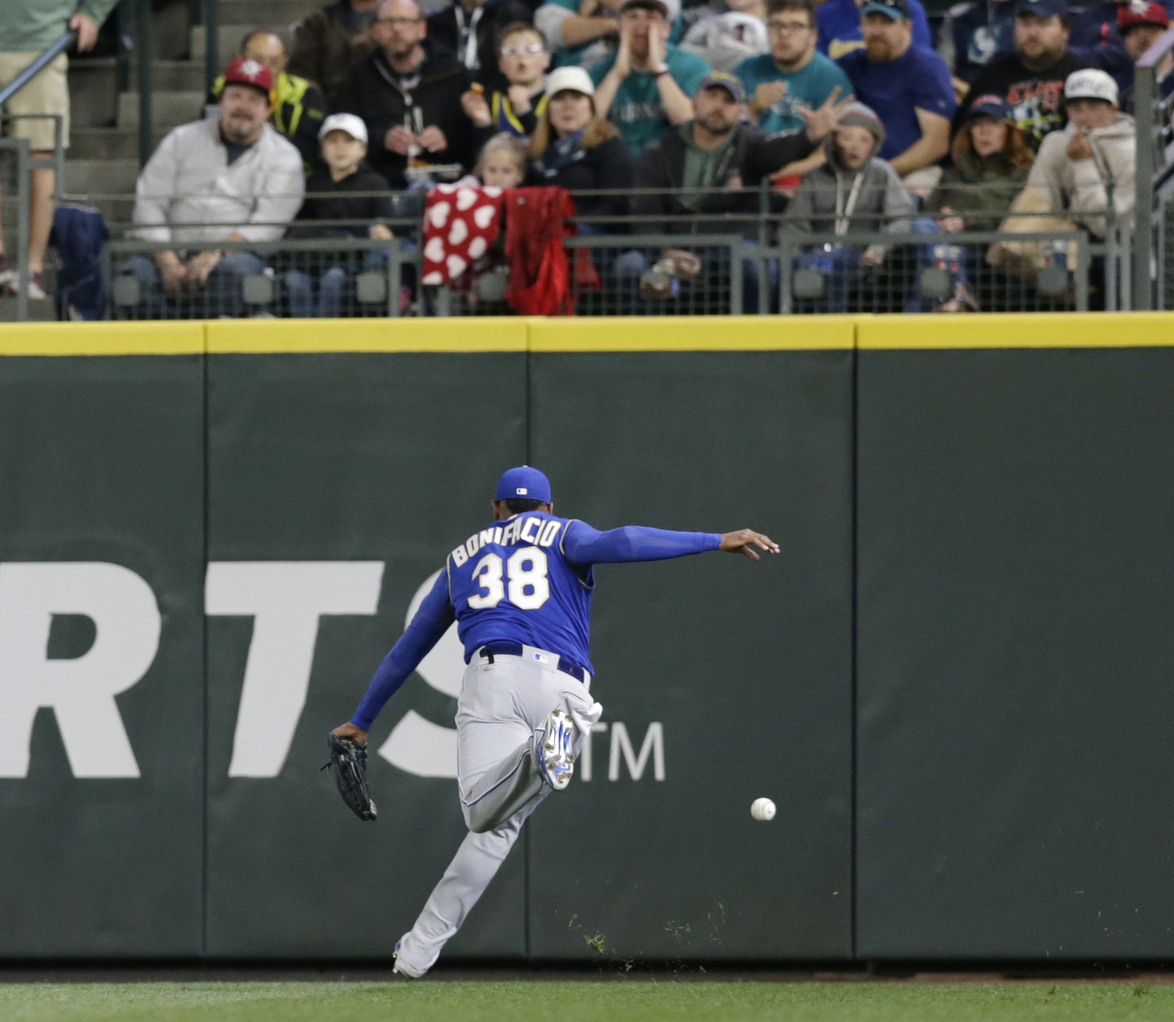 Healy homers to help Mariners beat Royals 6-4