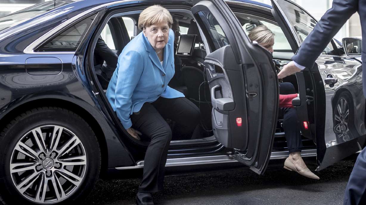 No resolution to German government crisis over migrant plans