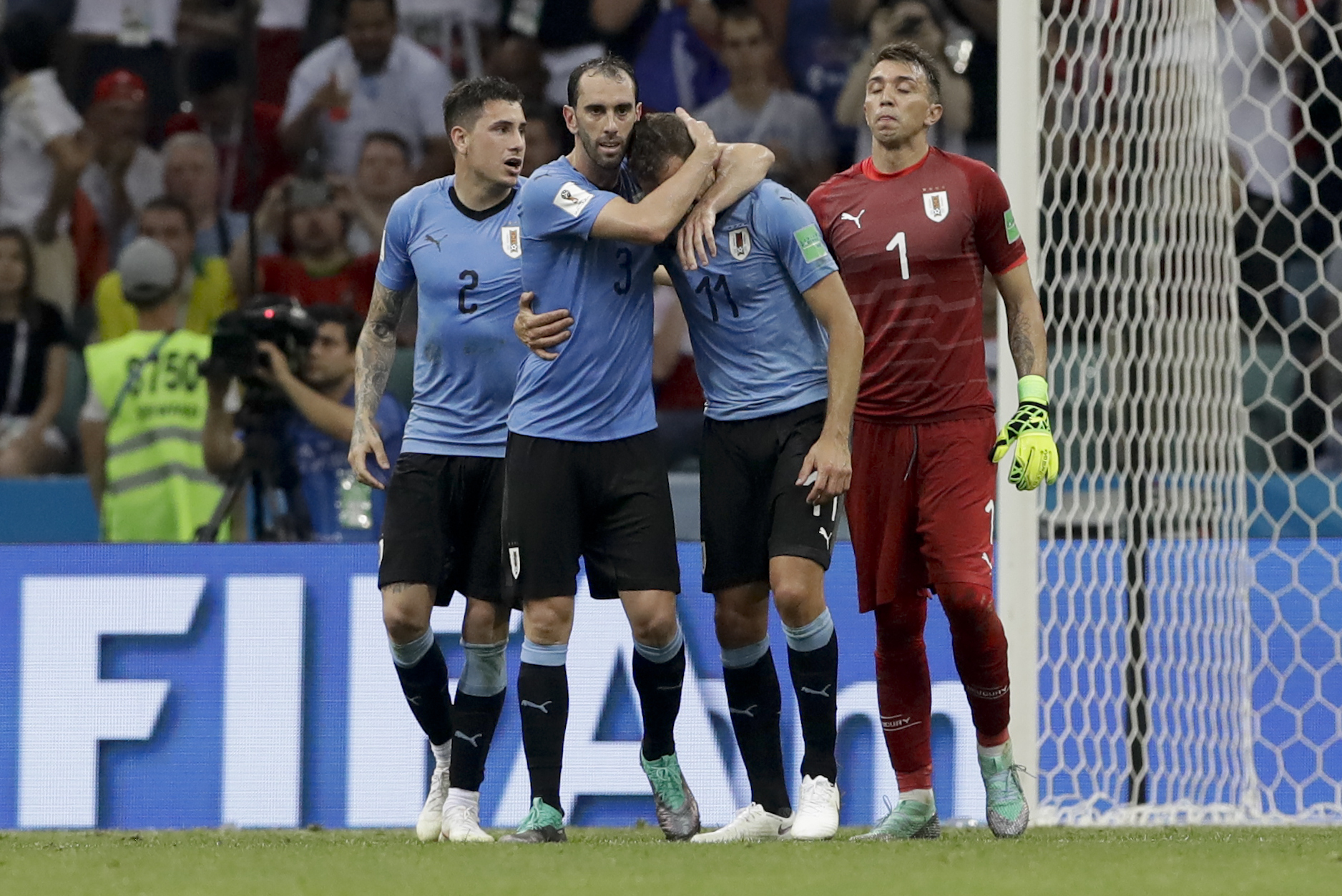 Uruguay relies on savvy, smarts to reach World Cup quarters