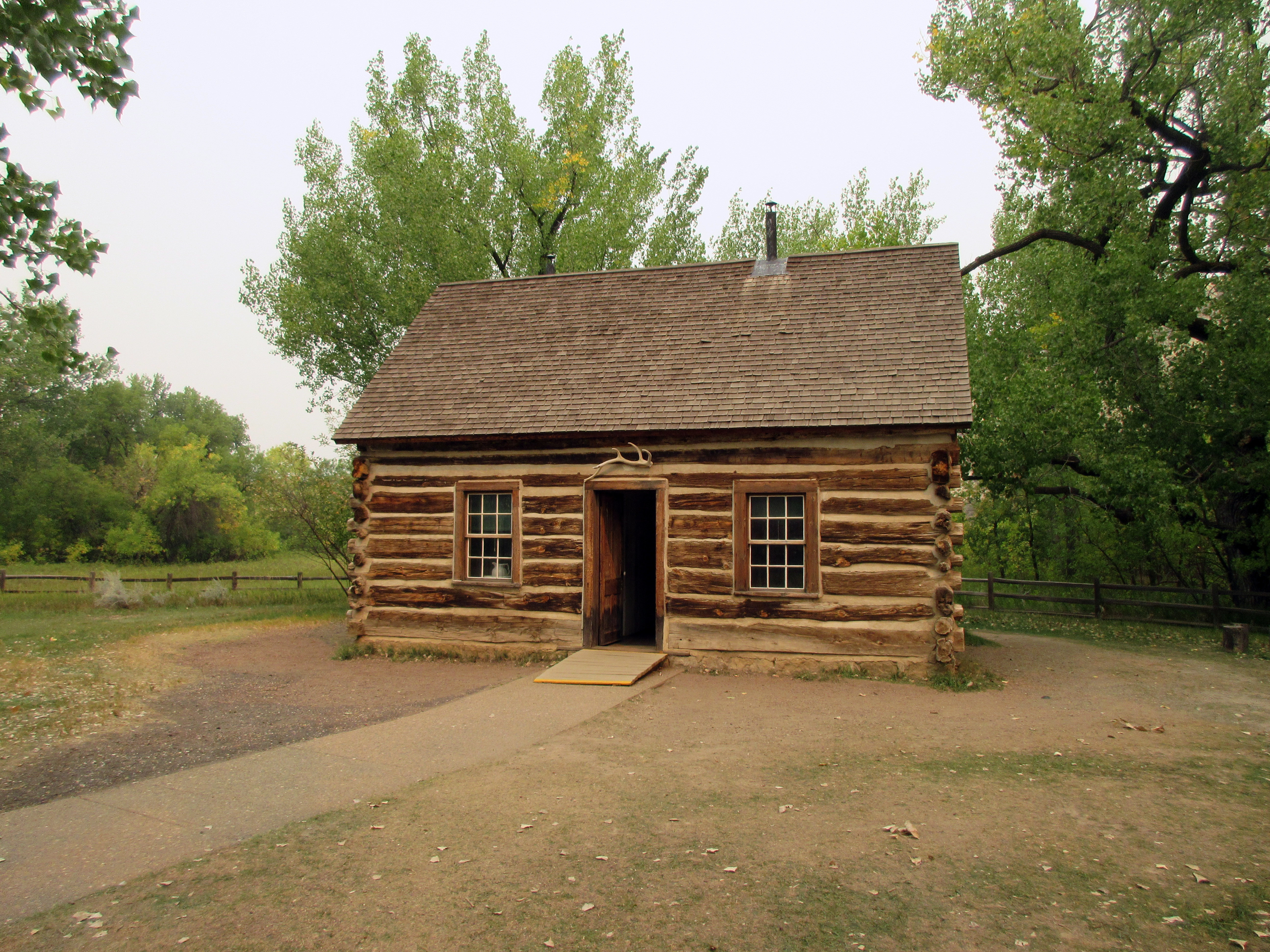 Badlands and history in Theodore Roosevelt National Park