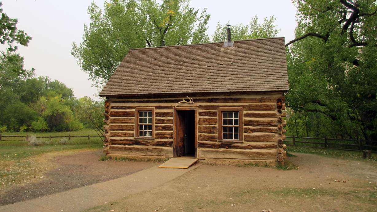 Badlands and history in Theodore Roosevelt National Park