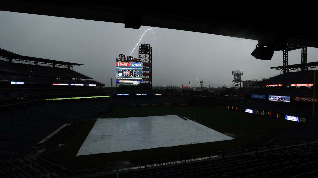 Eflin wins again, Knapp has key hit as Phillies beat O's