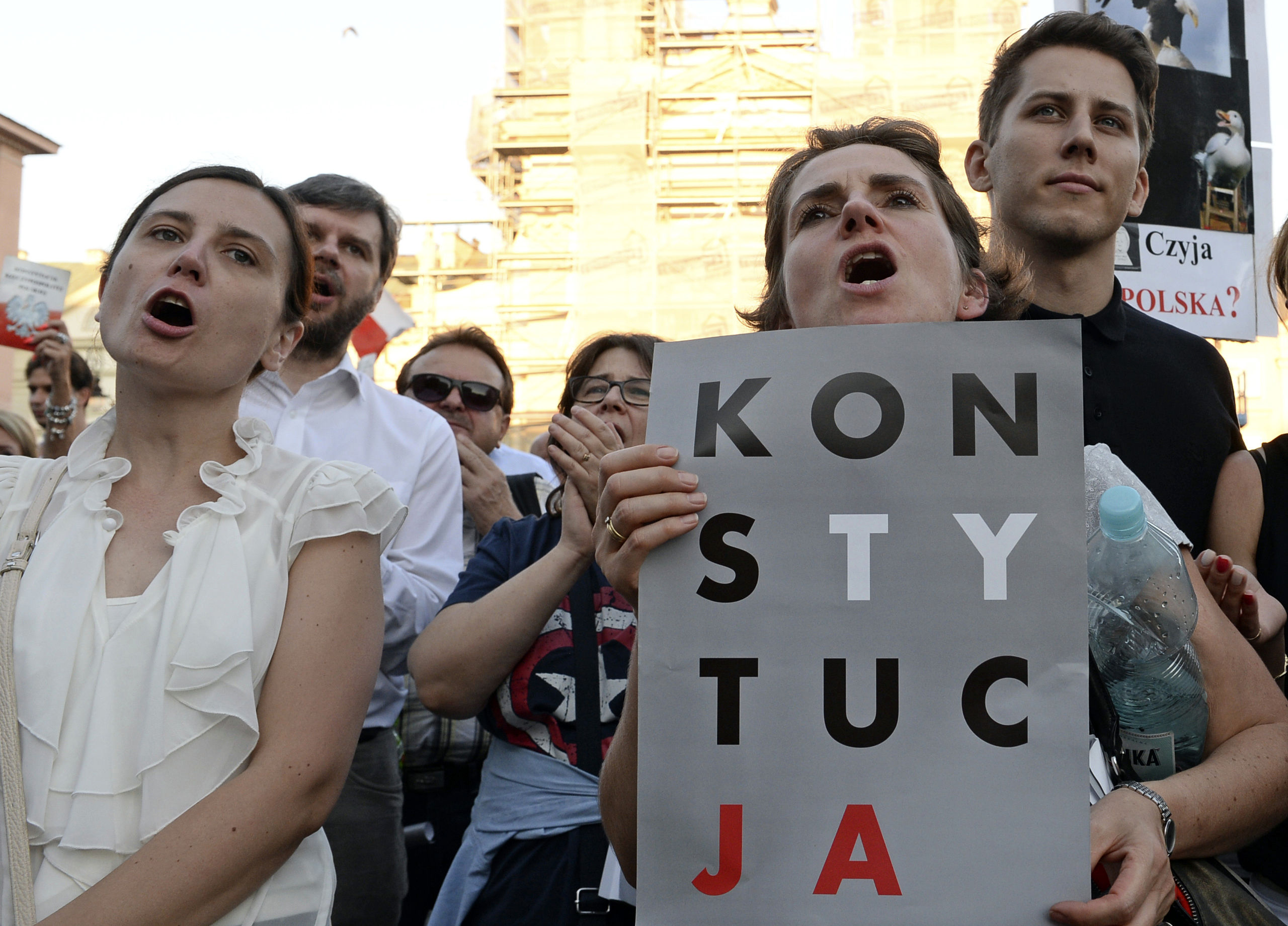 Poland's top court judges criticize pro-government principal