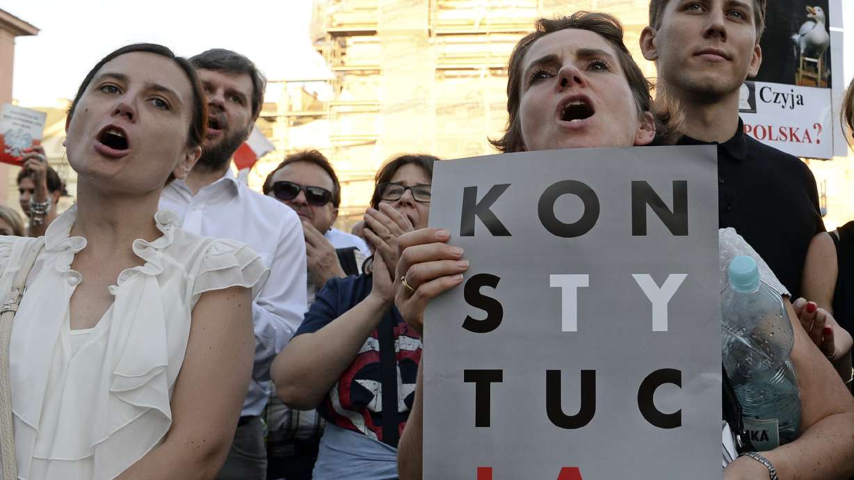 Poland's top court judges criticize pro-government principal