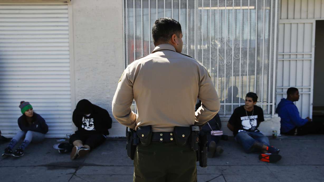 Illegal pot shops disrupt California's budding legal market