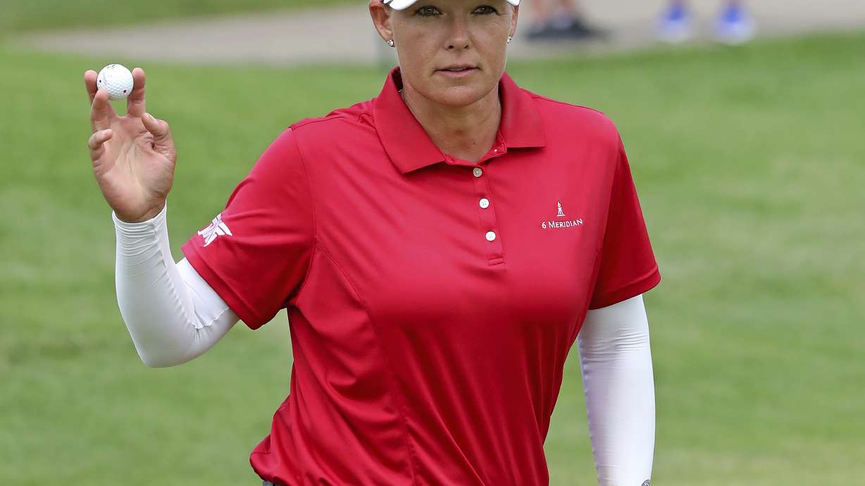 Kirk shoots 10-under 62 for 1st round lead at LPGA Classic