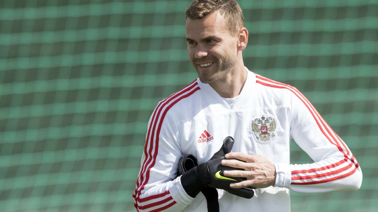 Russian players go from laughingstocks to stars at World Cup