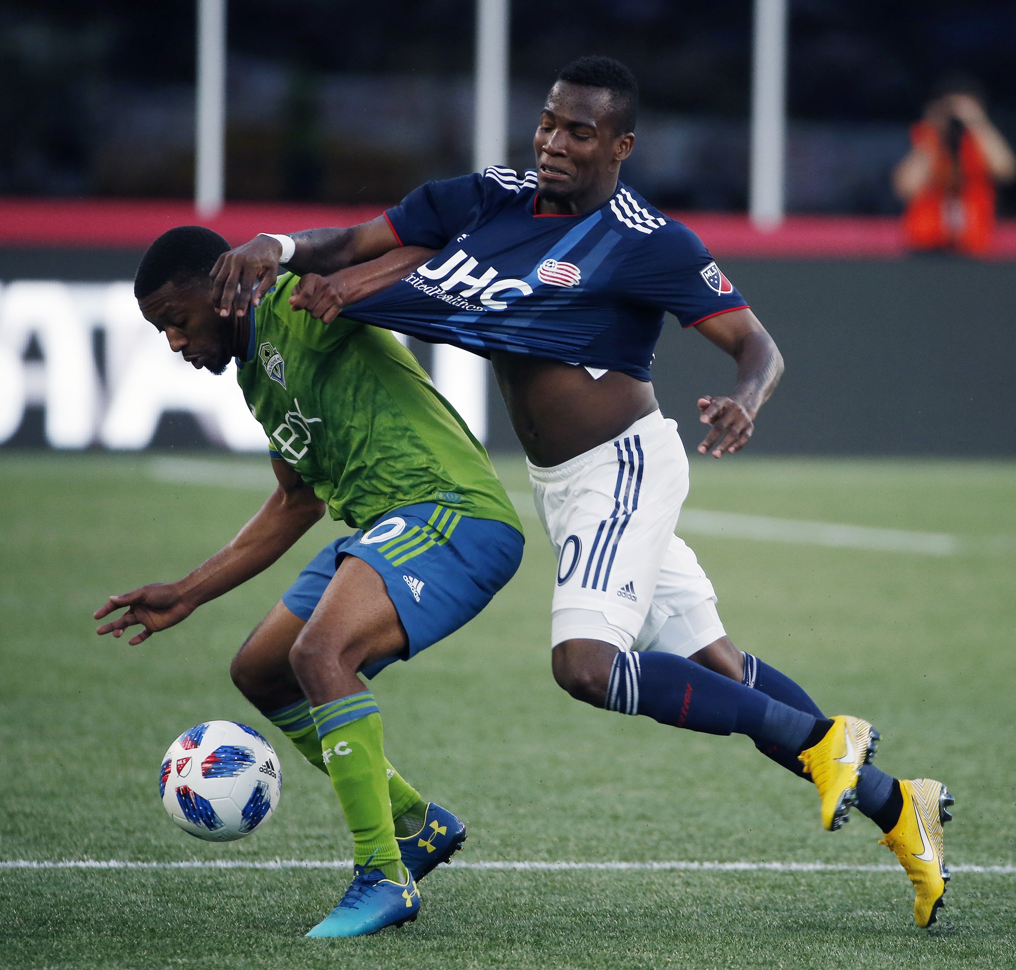 Revolution and Sounders play to scoreless draw