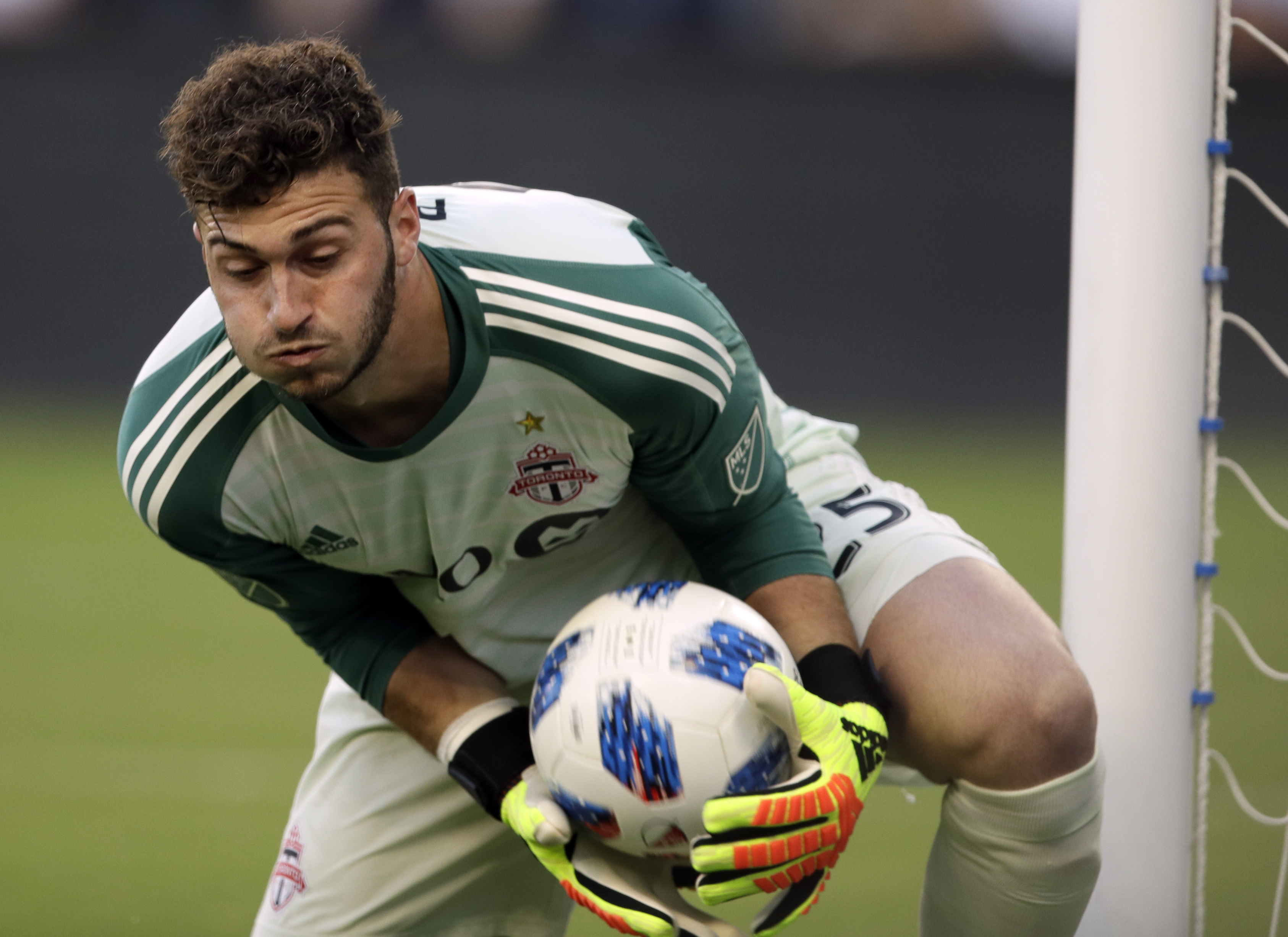 Toronto FC snaps 3-game skid in 2-2 draw at Sporting KC
