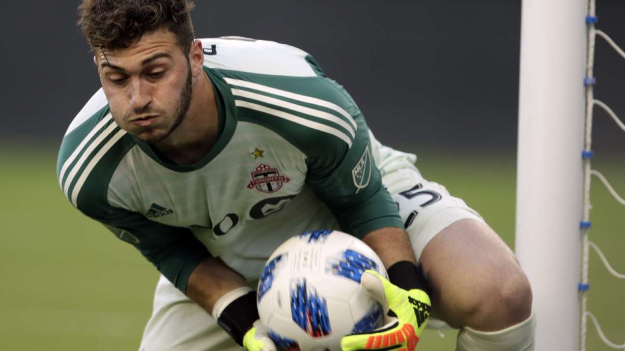 Toronto FC snaps 3-game skid in 2-2 draw at Sporting KC