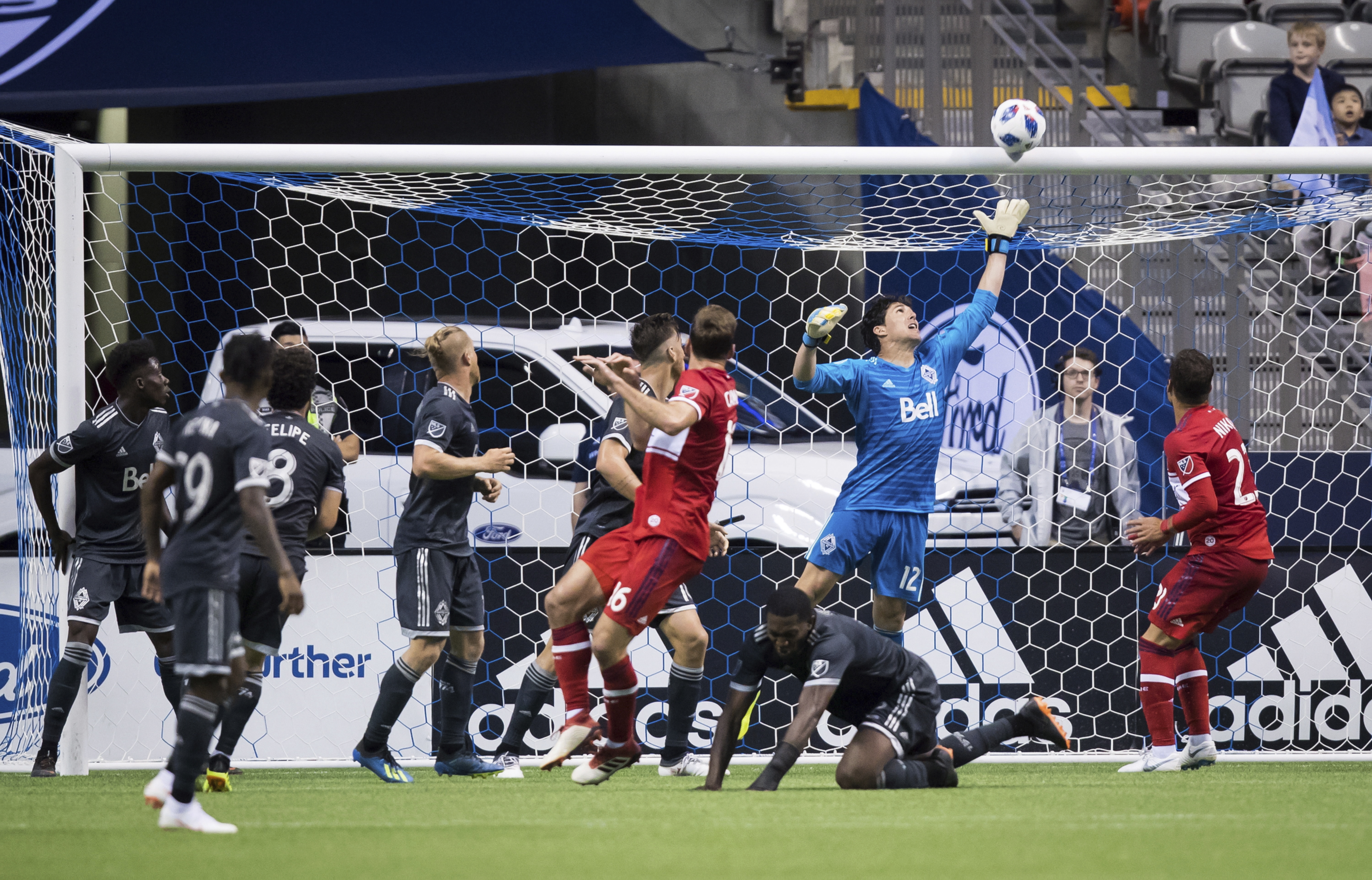 Kamara, Davies lead Whitecaps past Fire 3-2