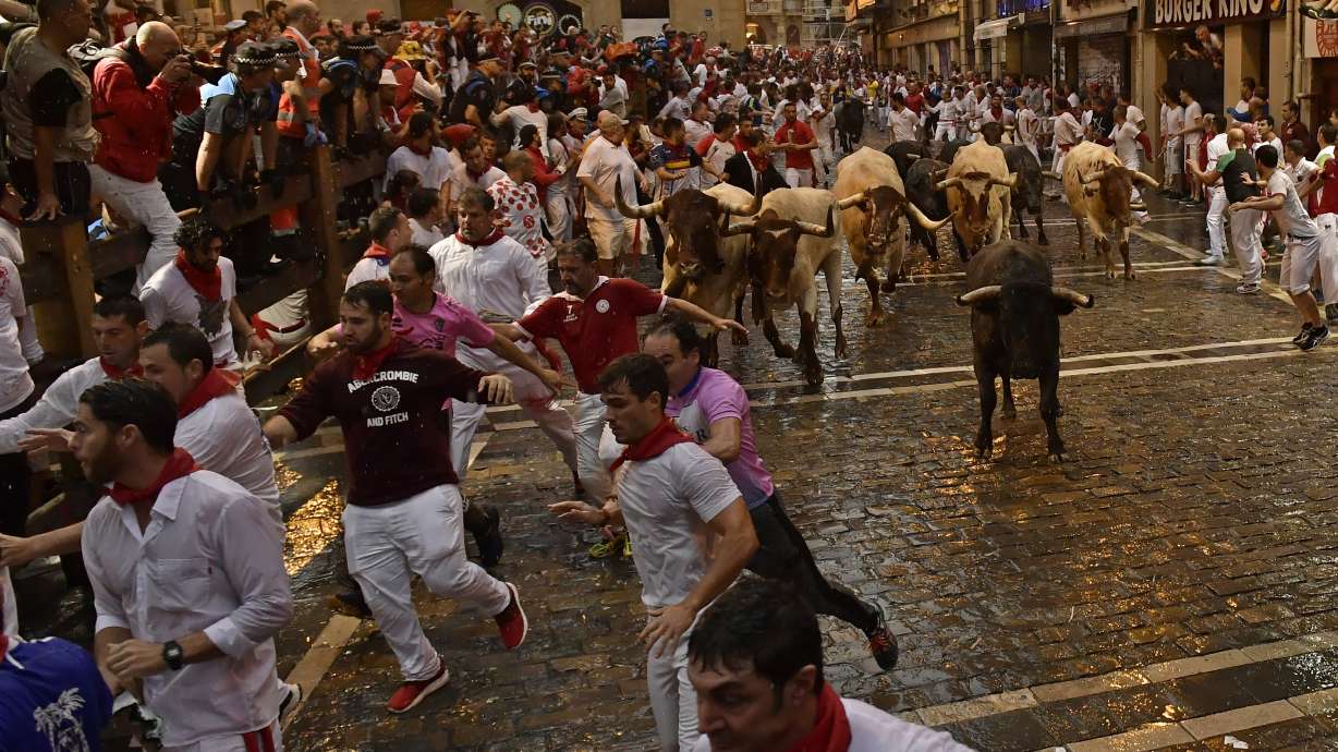 2nd day of bull run festival kicks off in Spain