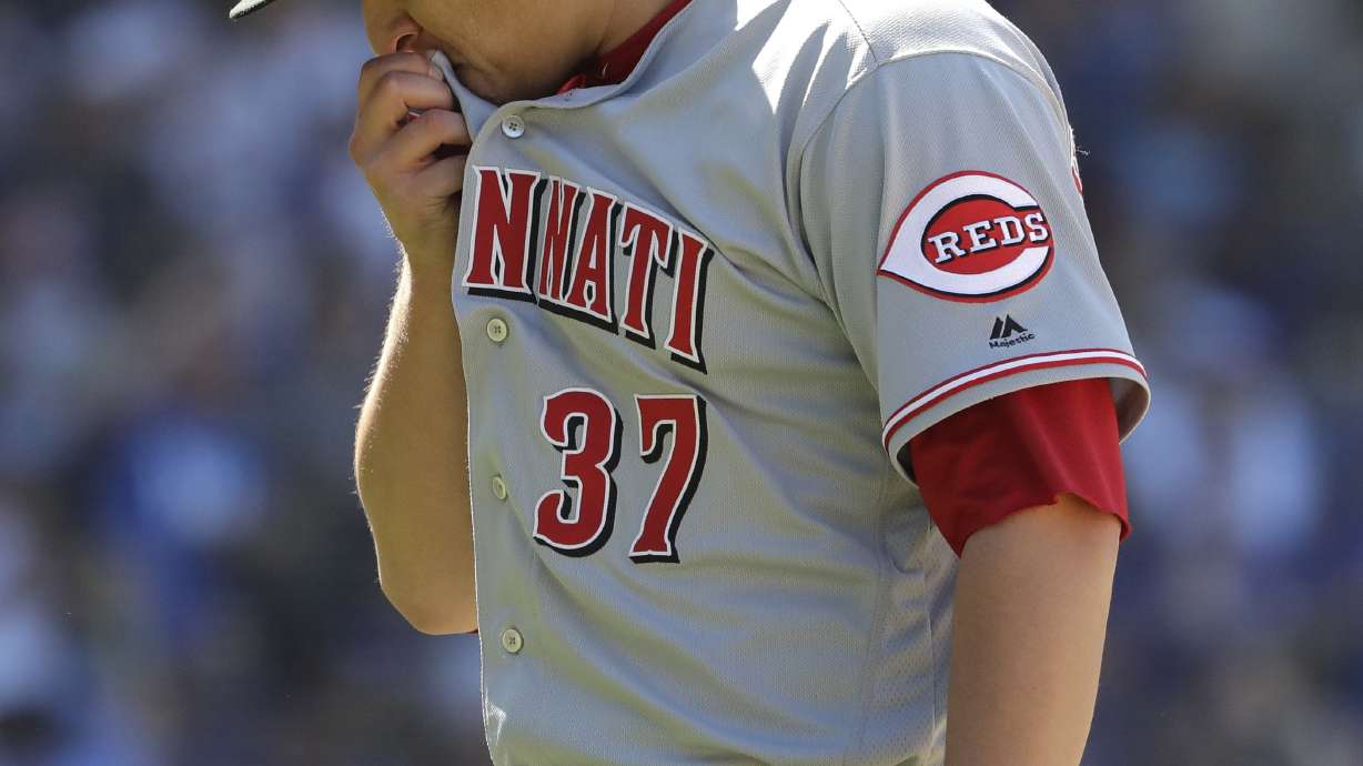 Bases-loaded walk in 10th gives Cubs 6-5 victory over Reds